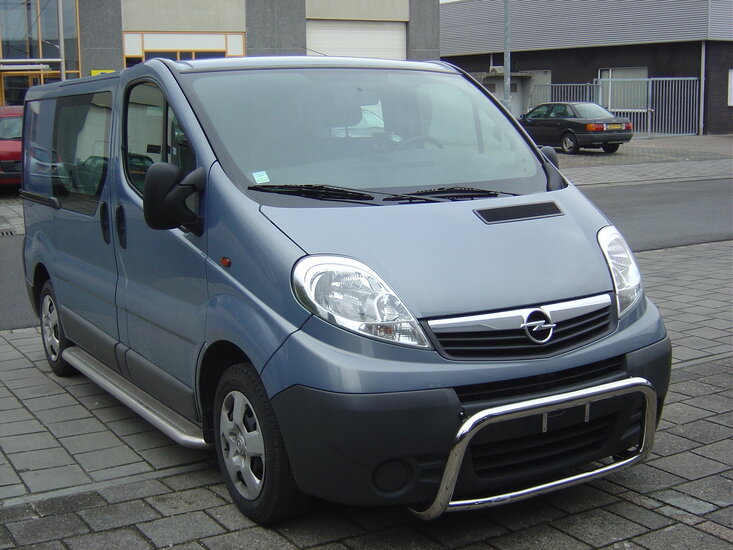 Nissan Primastar L2 sidebars 60 mm met RVS trede