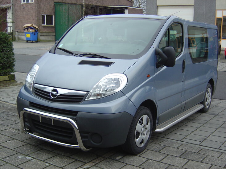 Opel Vivaro 2001 tot 2013 L1 sidebars 60 mm met RVS trede