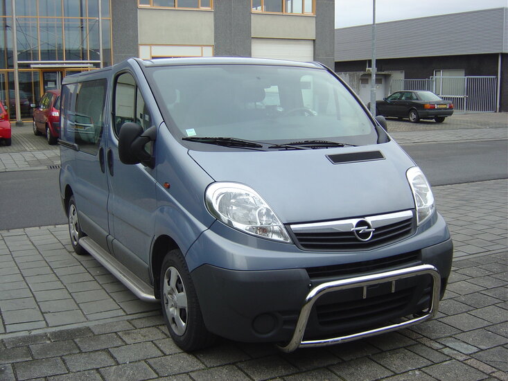 Renault Trafic 2001 tot 2014 L2 sidebars 60 mm met RVS trede