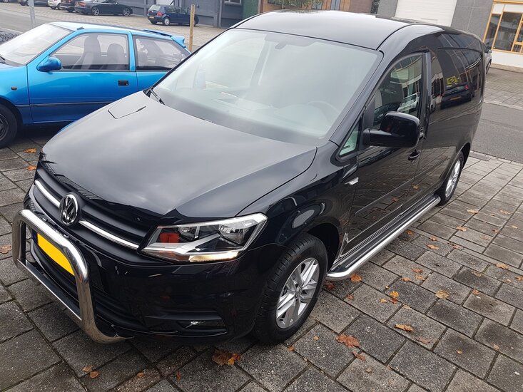 Volkswagen Caddy 2011+ sidebars 60 mm met RVS trede