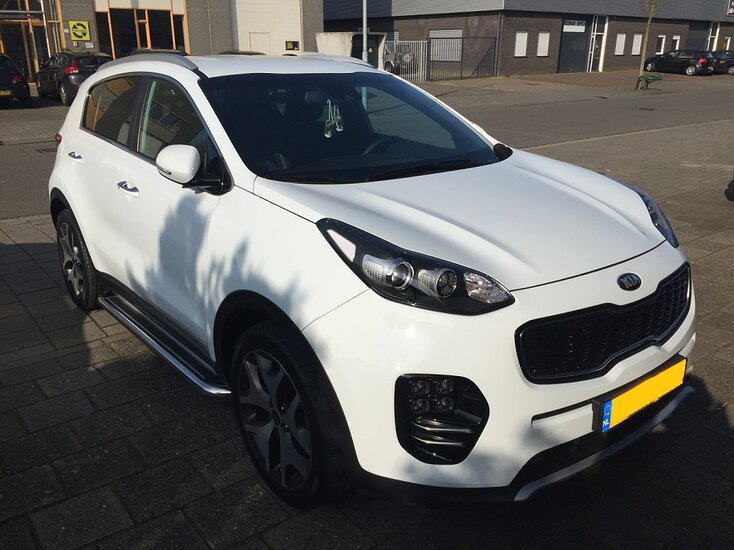 Kia Sportage 2015+ sidebars 60 mm met RVS trede