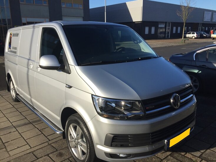 Volkswagen T6 L1 Sidebars buis 60 mm met RVS trede