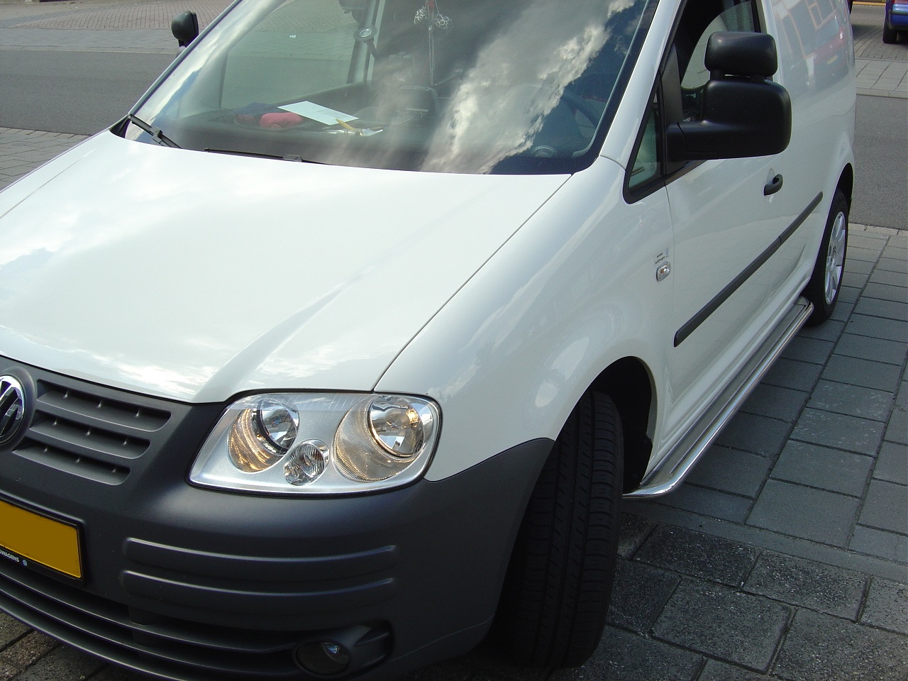 Volkswagen Caddy tot 2011 sidebars 60 mm met RVS trede